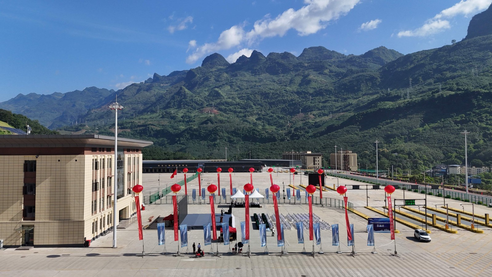 1830453147963650049.jpg 1830453147963650049.jpg